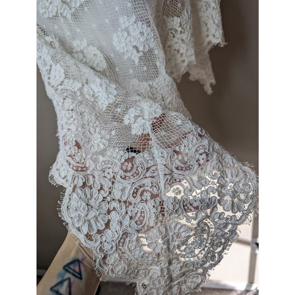 Floral Shawl Lace Wrap - Picture 5 of 7
